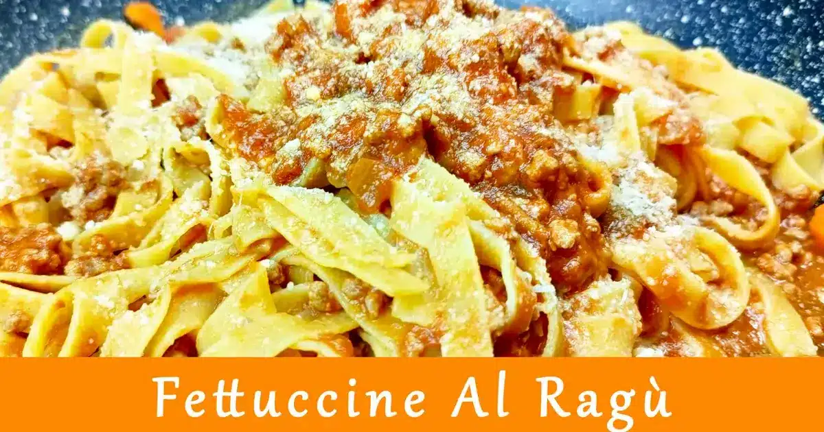 Fettuccine al ragù fatte in casa con sugo di carne e parmigiano