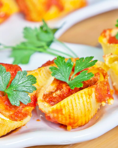 Conchiglioni con ricotta e pomodoro