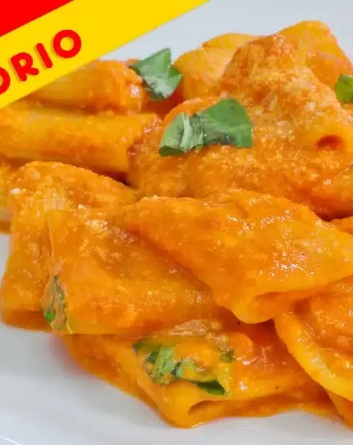 Paccheri alla Vittorio cremosi: ricetta originale (3 Stelle Michelin) con salsa vellutata.